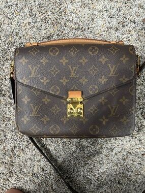 Louis Vuitton Pochette Métis